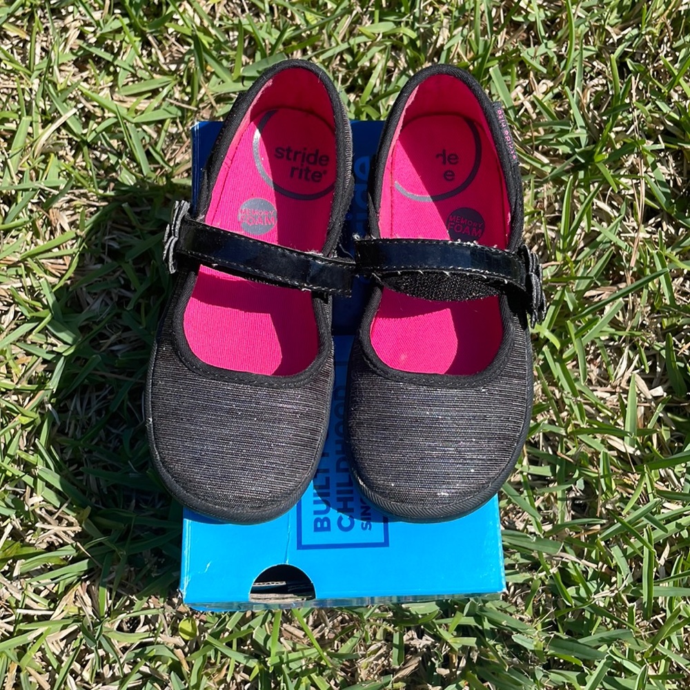 Stride Rite toddler girls 9.5M Black Dress shoes EUC